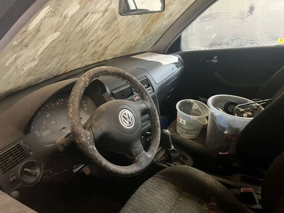 Volkswagen Golf 2002 photo 3