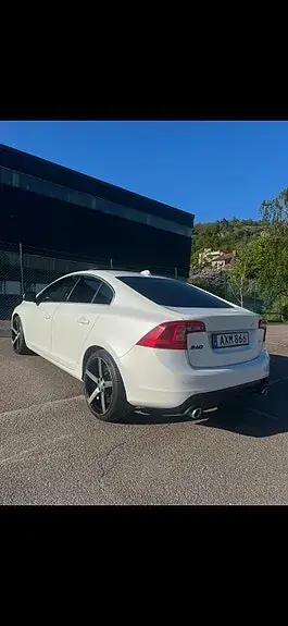 Volvo S60 2015 photo 4