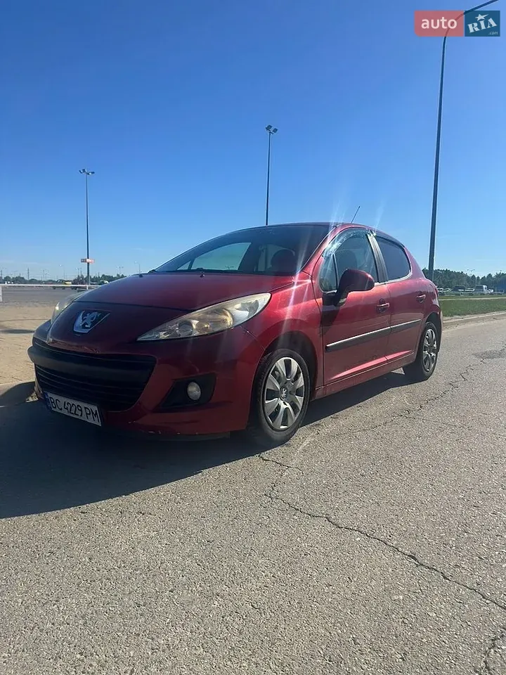 Peugeot 207 2010 photo 2