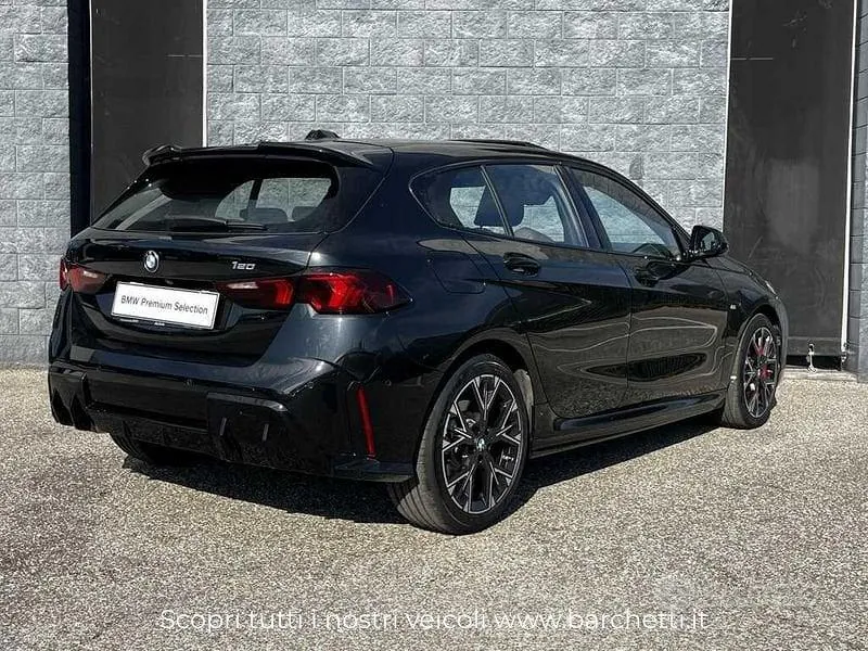 BMW 1 Series 2025 photo 4
