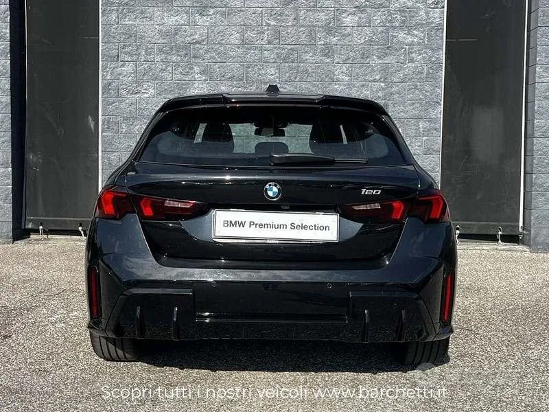 BMW 1 Series 2025 photo 5
