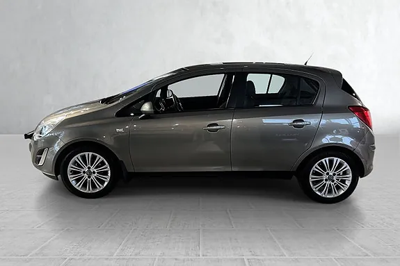 Opel Corsa 2012 photo 2