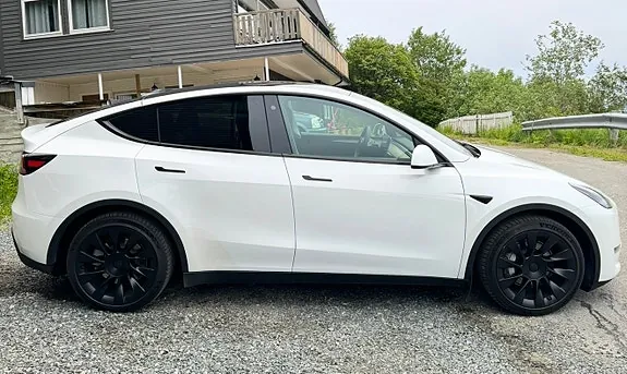 Tesla Model Y 2021 photo 5