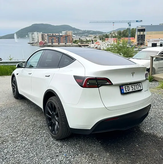 Tesla Model Y 2021 photo 4