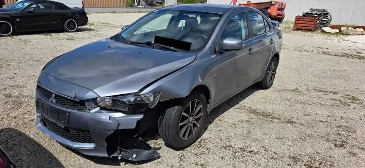 Mitsubishi Lancer