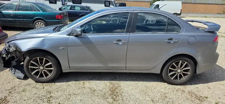 Mitsubishi Lancer 2017 photo 3