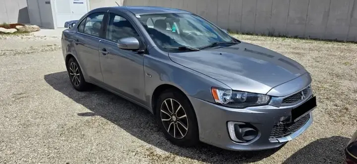 Mitsubishi Lancer 2017 photo 2