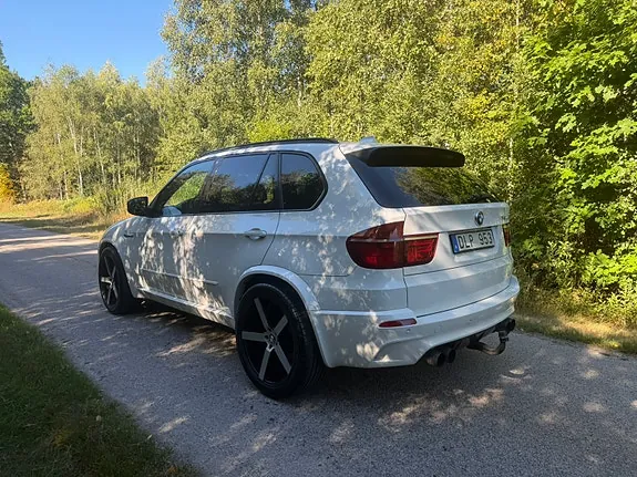 BMW X5 M 2010 photo 2