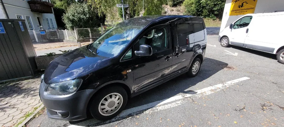 Volkswagen Caddy 2011 photo 2