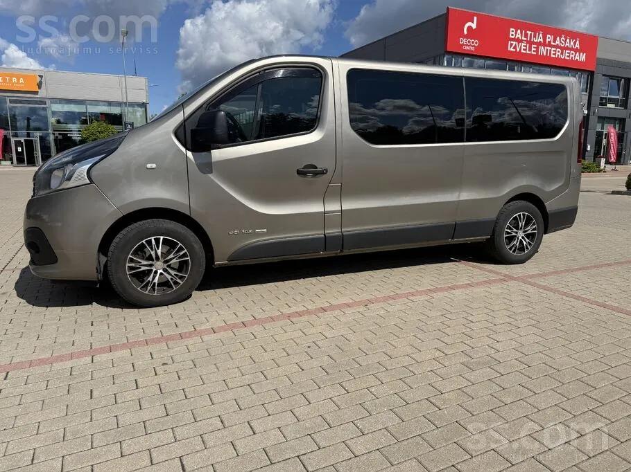 Renault Trafic 2017 photo 2