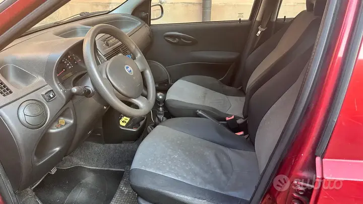 Fiat Punto 2005 photo 4