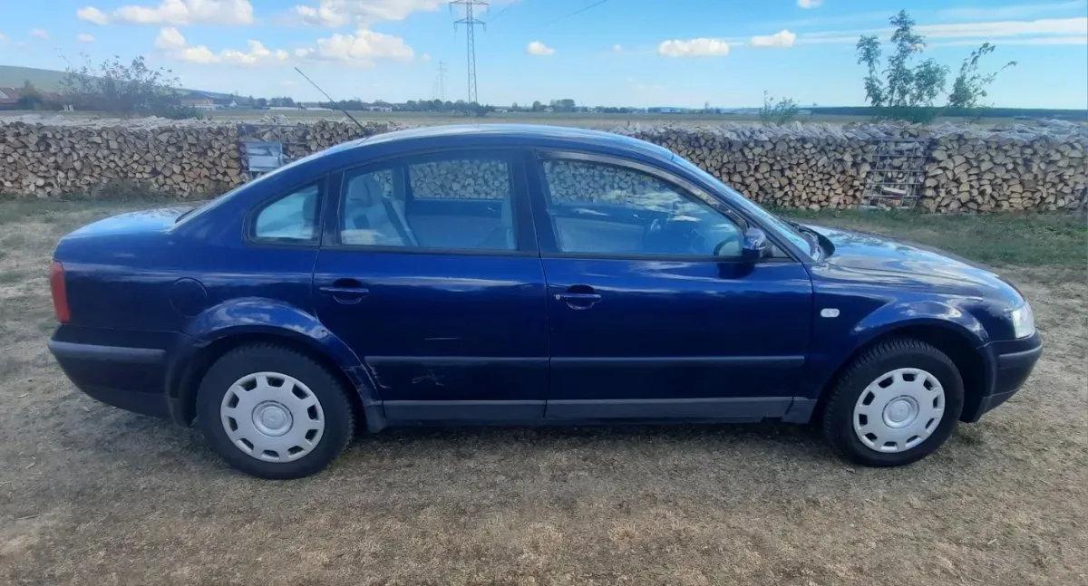 Volkswagen Passat 2000 photo 2
