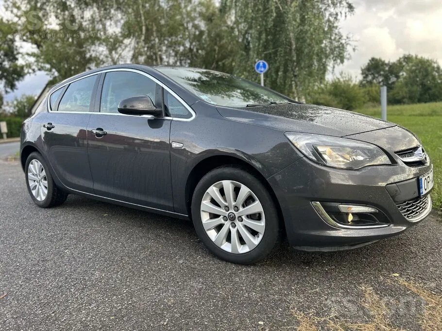 Opel Astra 2015 photo 2