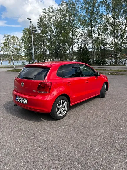 Volkswagen Polo 2011 photo 2