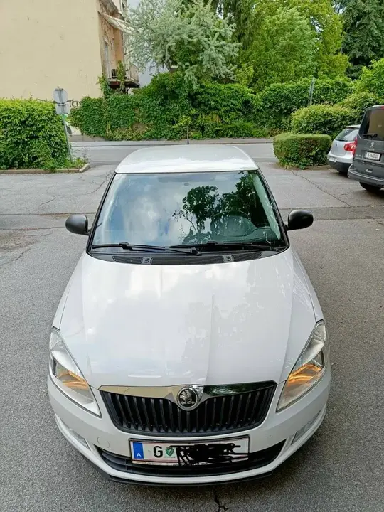Skoda Fabia 2015 photo 2