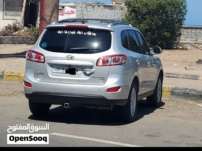 Hyundai Santa Fe 2011 photo 2