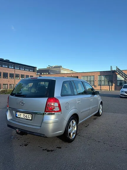 Opel Zafira 2009 photo 3