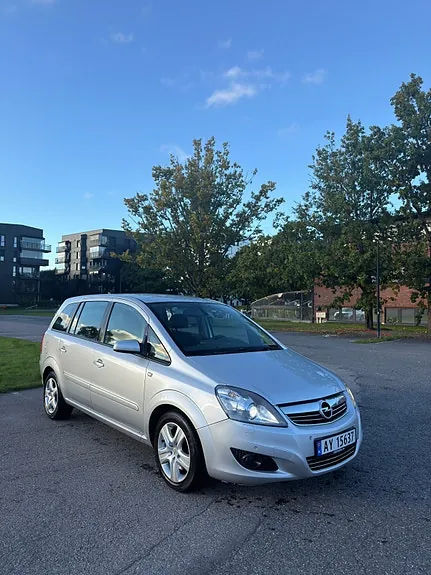 Opel Zafira 2009 photo 2