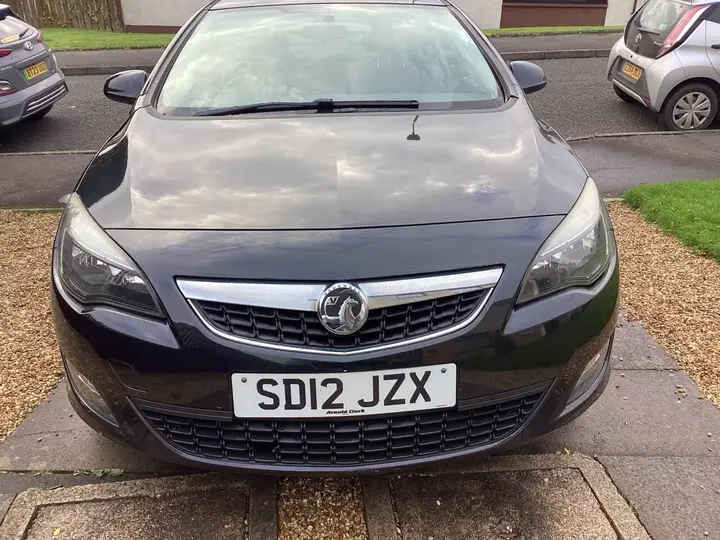 Vauxhall Astra 2012 photo 4