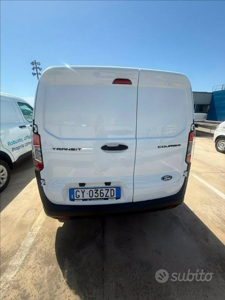 Ford Transit Courier 2025 photo 4