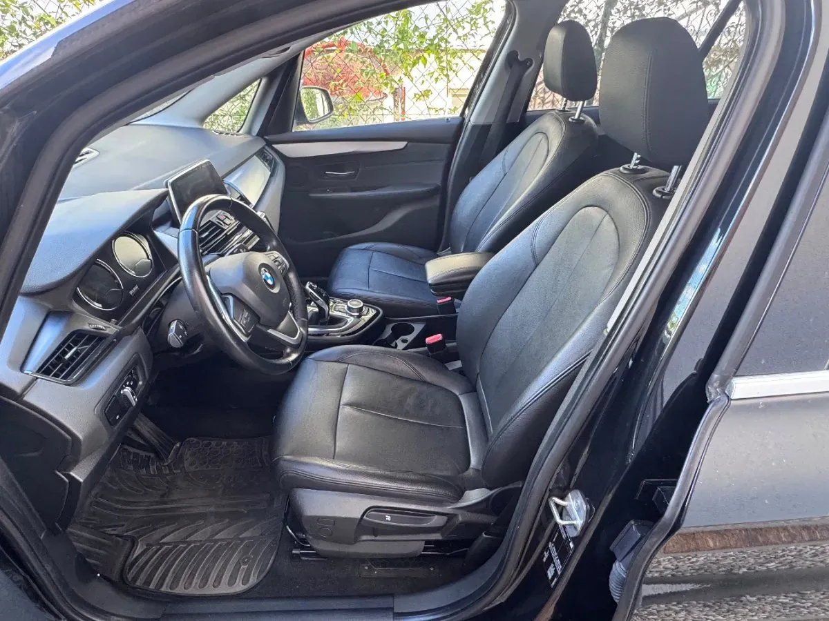 BMW 2 Series Gran Tourer 2018 photo 2