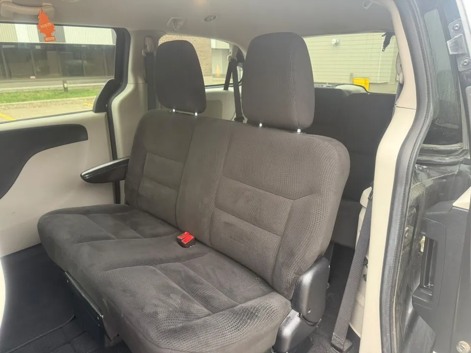 Dodge Grand Caravan 2016 photo 3