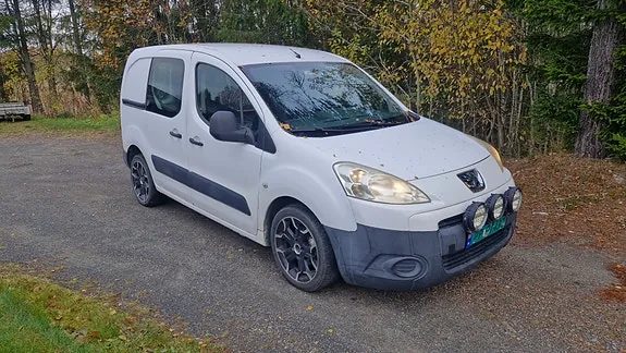 Peugeot Partner 2011 photo 2
