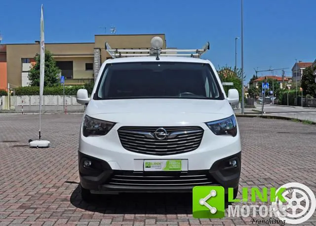 Opel Combo 2021 photo 2