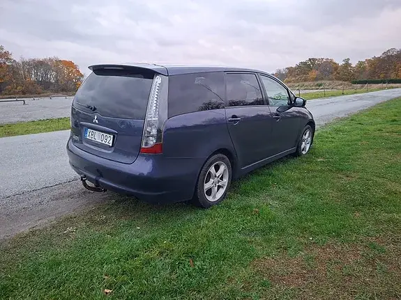 Mitsubishi Grandis 2006 photo 3