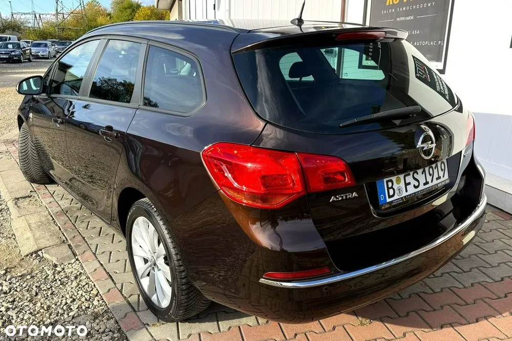 Opel Astra 2013 photo 4