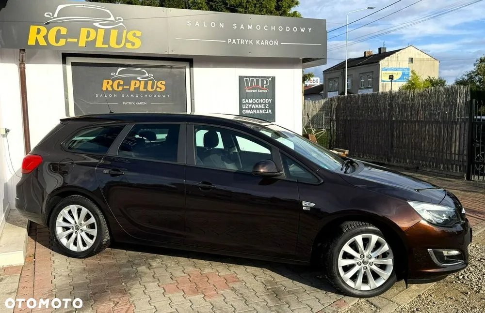 Opel Astra 2013 photo 2