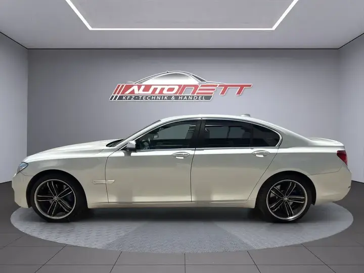 BMW 7 Series 2014 photo 2