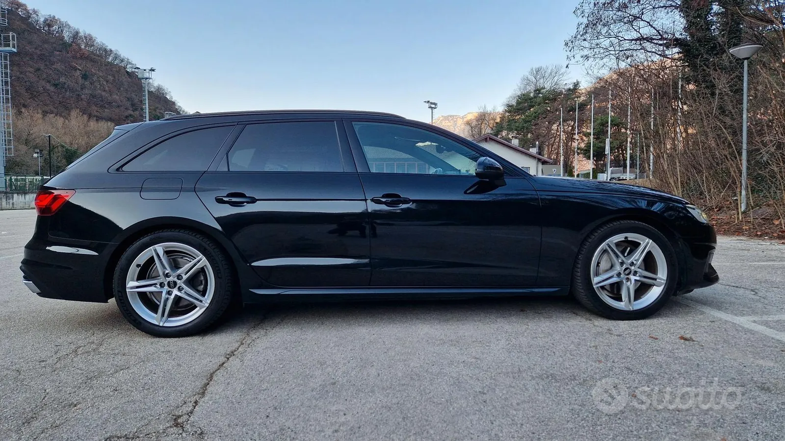 Audi A4 Avant 2021 photo 2