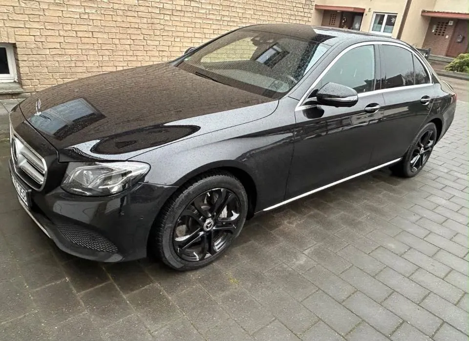 Mercedes-Benz E400