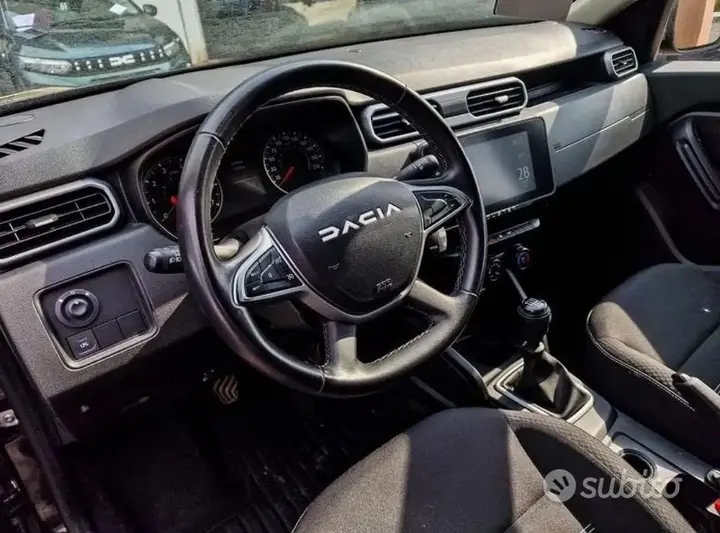 Dacia Duster 2023 photo 2