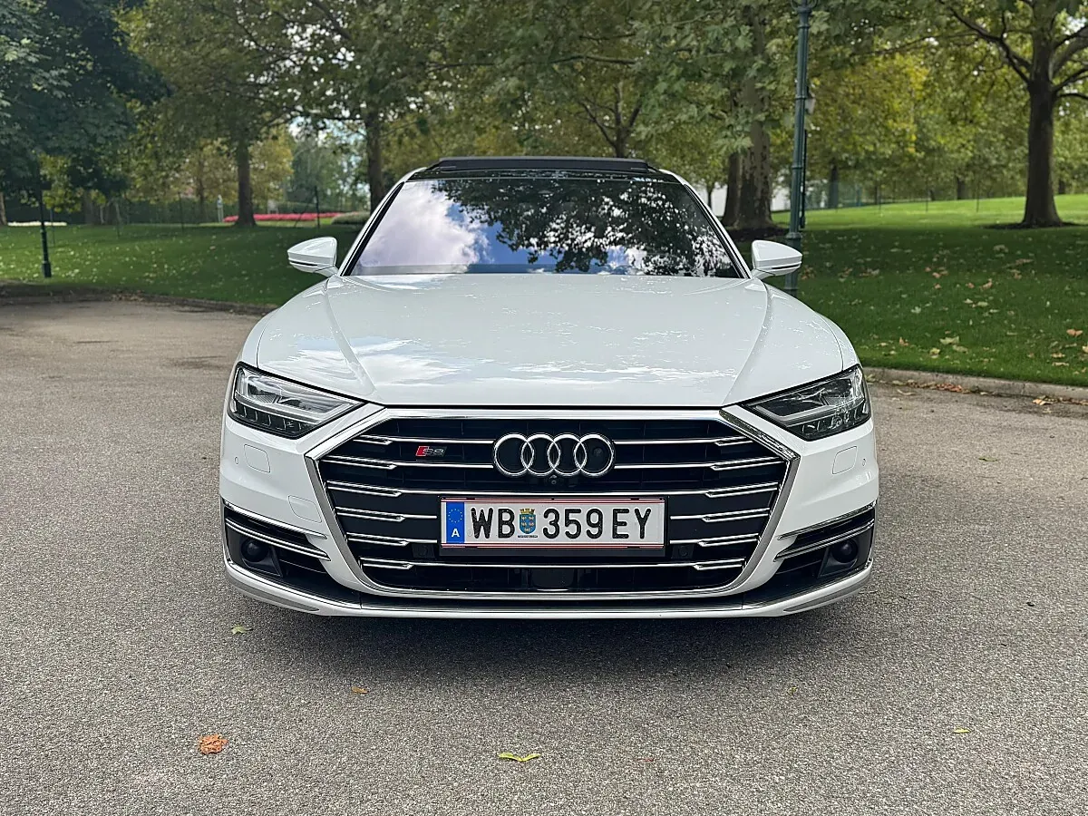 Audi A8 2019 photo 2