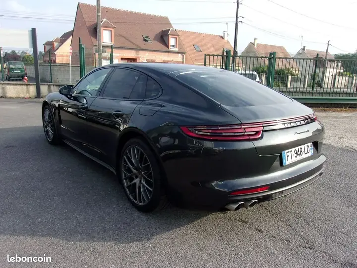 Porsche Panamera 2020 photo 2