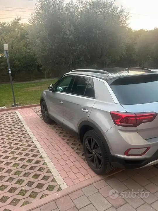 Volkswagen T-Roc 2024 photo 2