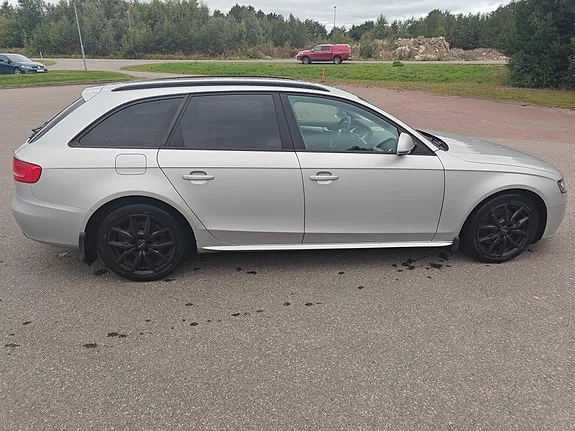 Audi A4 2009 photo 4