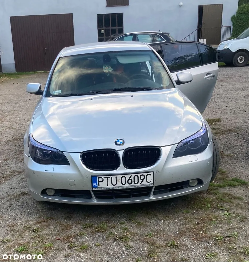 BMW Seria 5 2003 photo 2