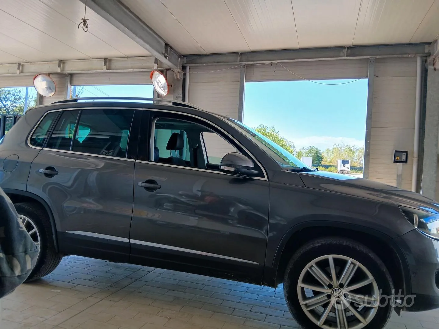 Volkswagen Tiguan 2011 photo 2