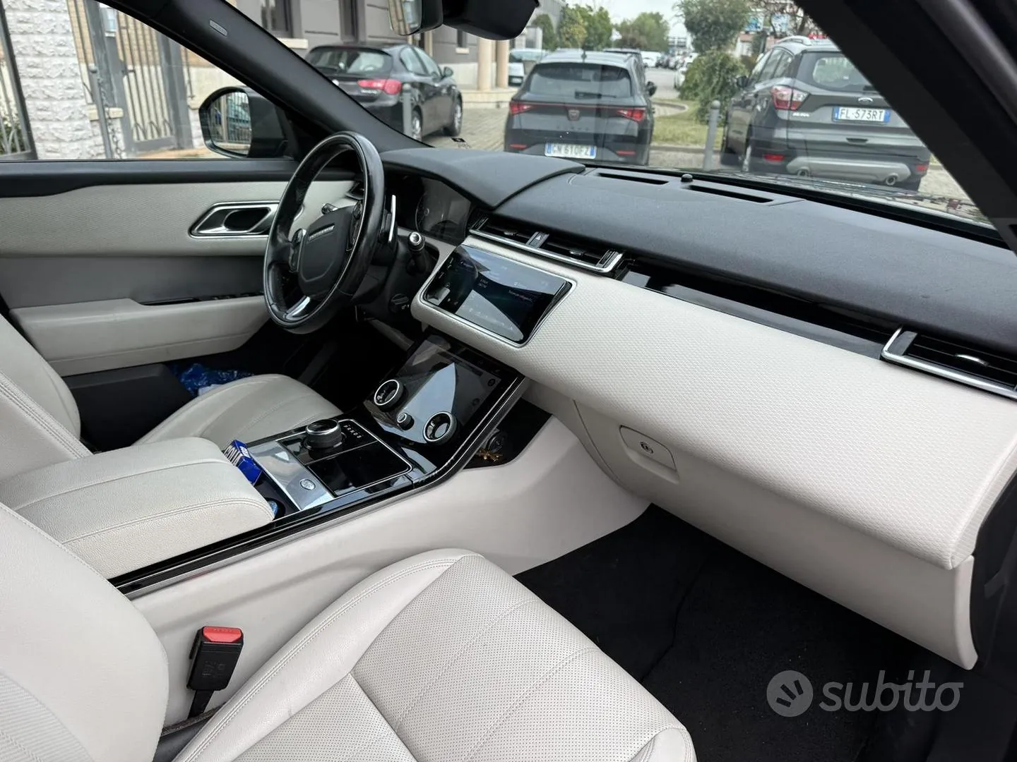 Land Rover Range Rover Velar 2018 photo 4