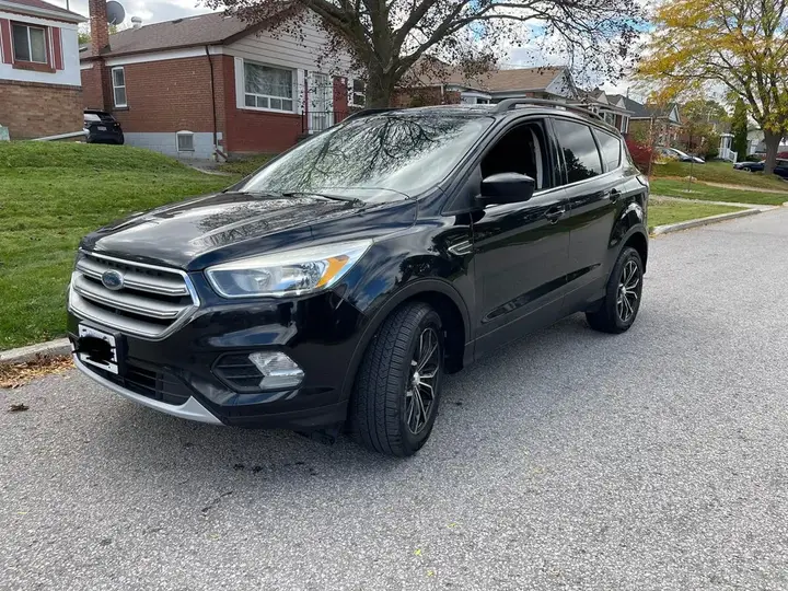 Ford Escape 2017 photo 2