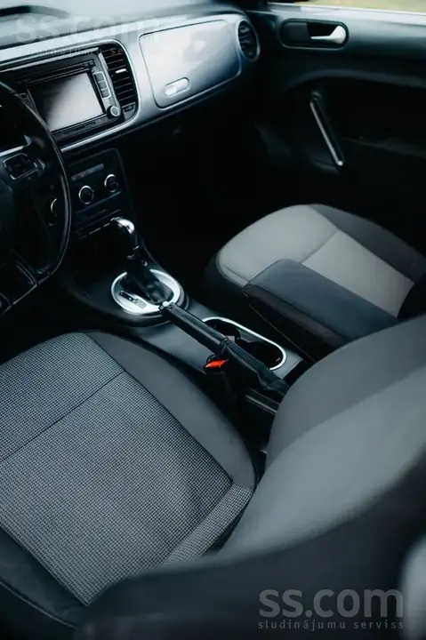 Volkswagen Beetle 2012 photo 5