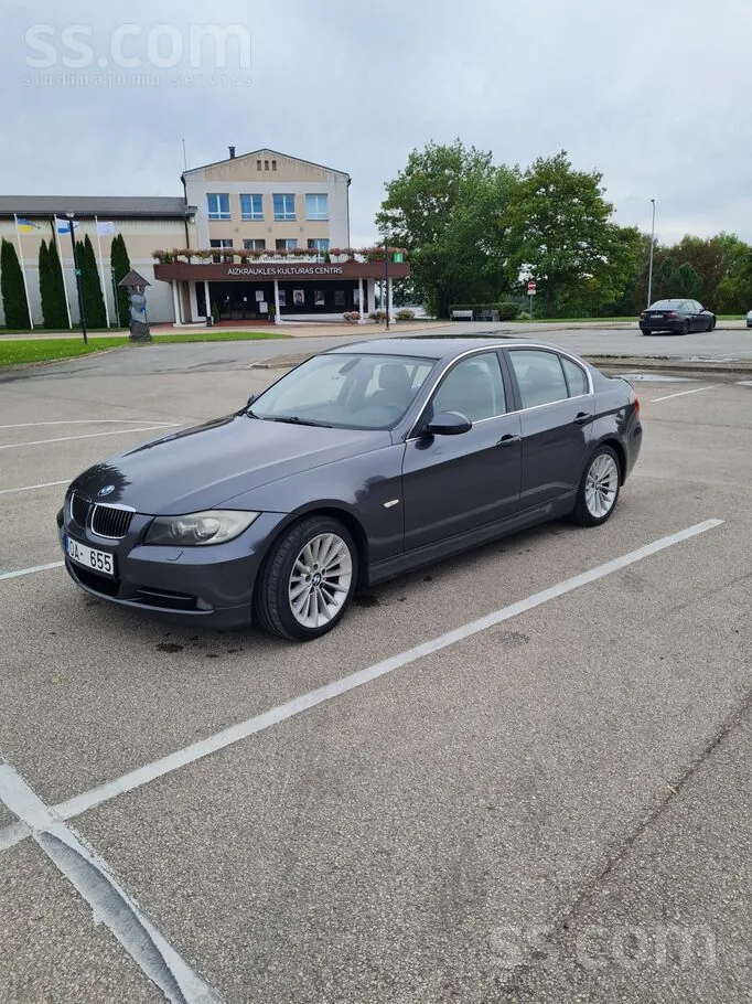 BMW 330 2006 photo 2