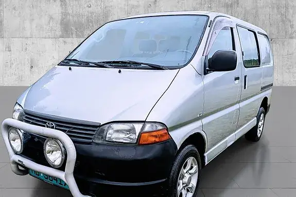 Toyota Hiace 2004 photo 3