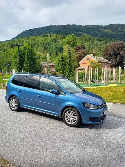 Volkswagen Touran 2011 photo 5