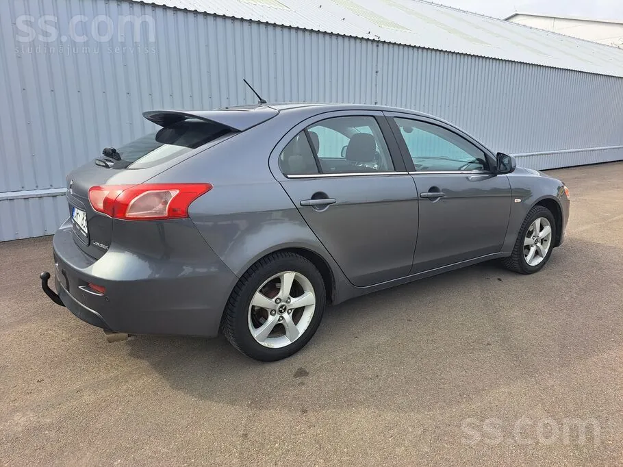 Mitsubishi Lancer 2011 photo 3