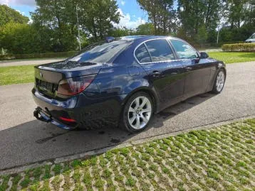 BMW 525I