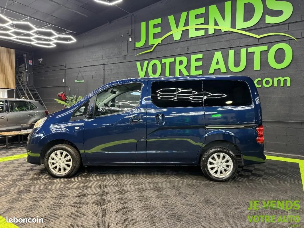 Nissan Evalia 2018 photo 3